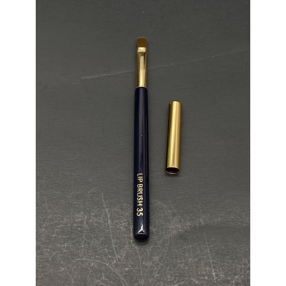 Estee Lauder Lip Brush 35 New. Authentic